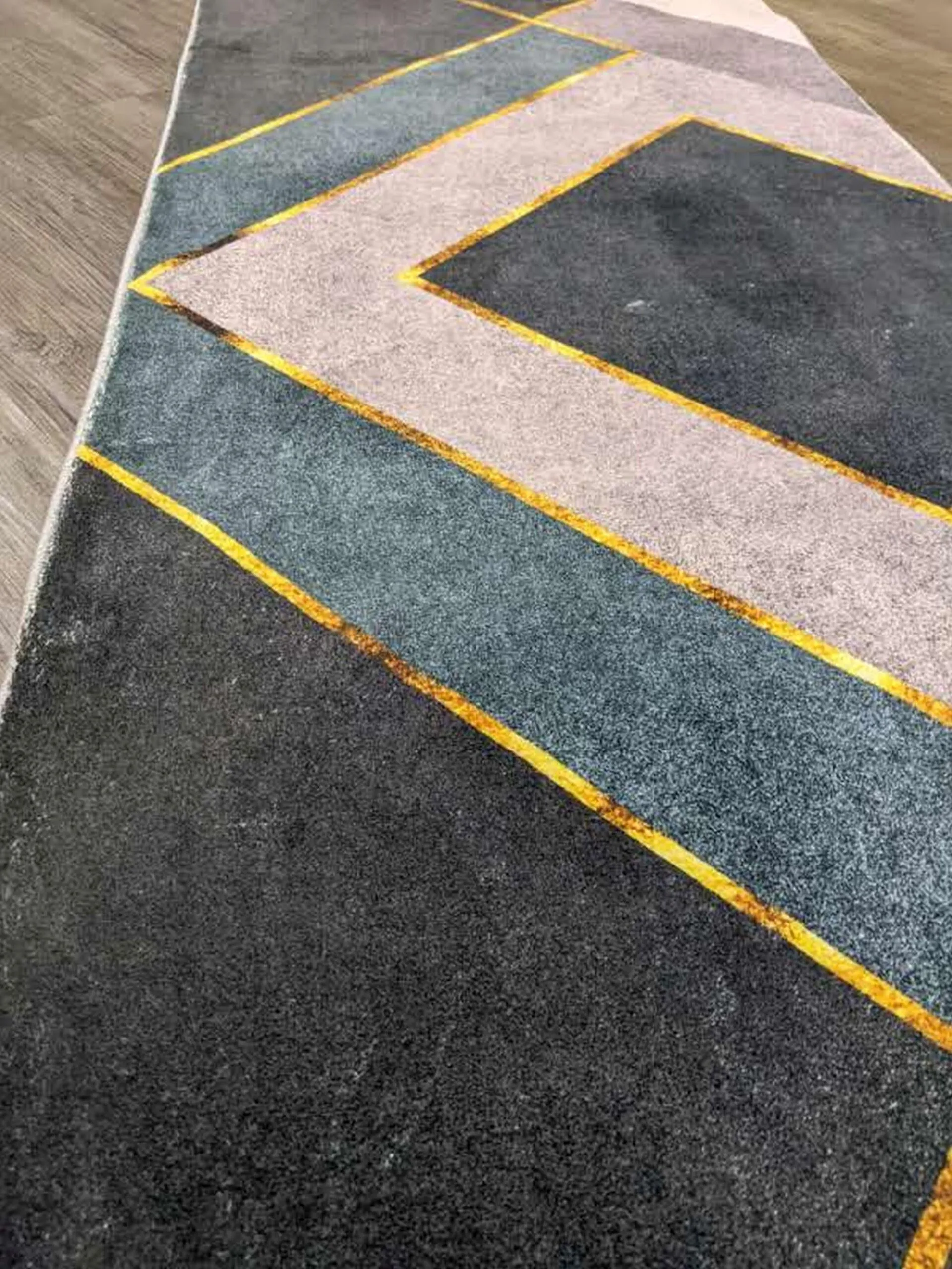 18 Meeno 67 cm Wide